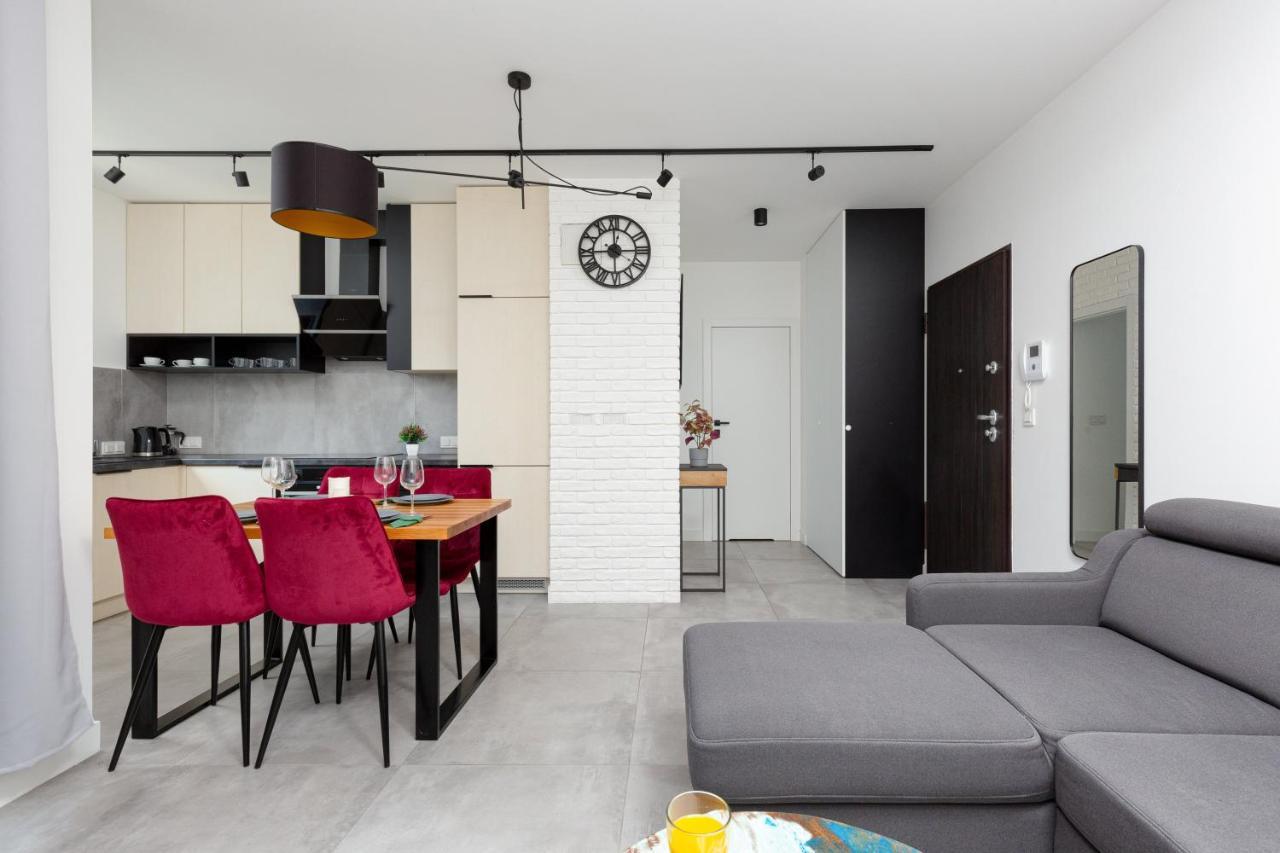 City Center Apartments Grzybowska With Parking By Noclegi Renters Warsaw Exterior photo