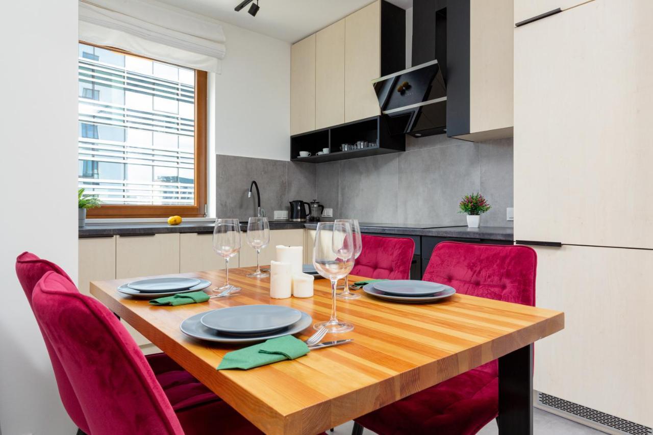 City Center Apartments Grzybowska With Parking By Noclegi Renters Warsaw Exterior photo