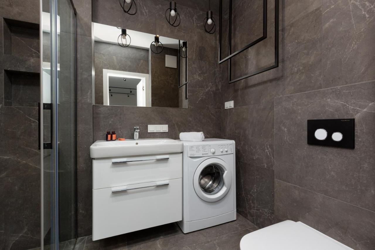 City Center Apartments Grzybowska With Parking By Noclegi Renters Warsaw Exterior photo